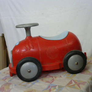 Voiture coccinelle enfant rouge 