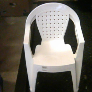 chaise en plastique enfant