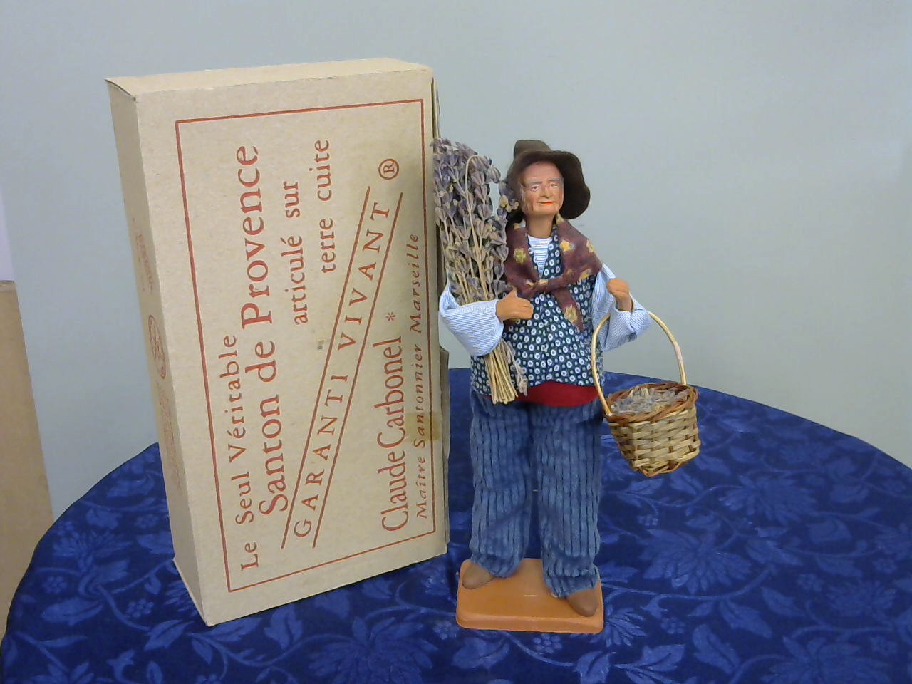 ANCIEN SANTON DE Provence, Terre cuite, Homme à la lanterne, Signé
