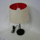 Lampe à poser noire et rose