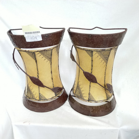 Paire de cache applique