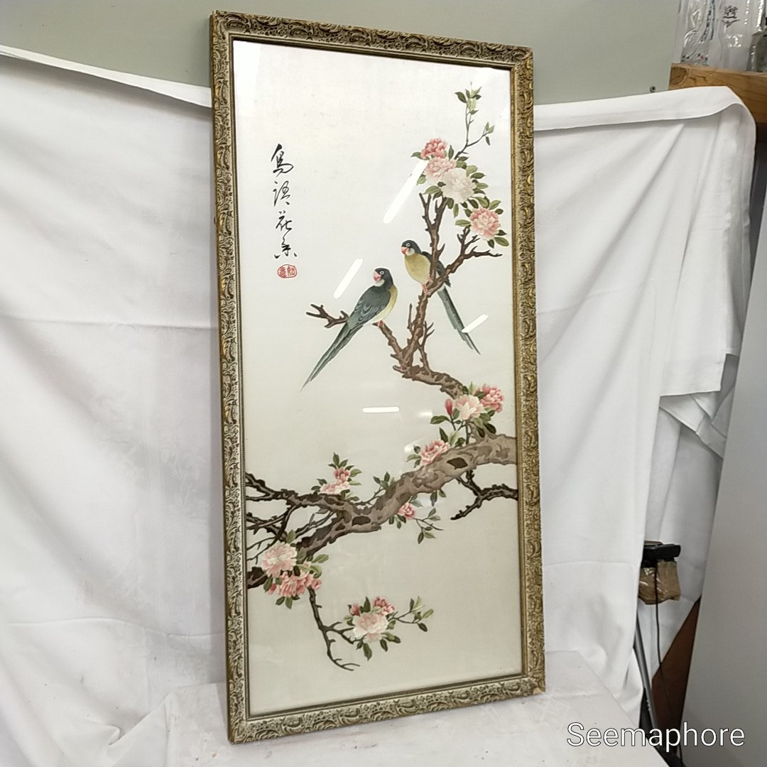 Paire De Broderies Chinoises Sur Soie - Encadrées Sous Verre - Paysage De Montagne Et Bord D'Eau - Occasion